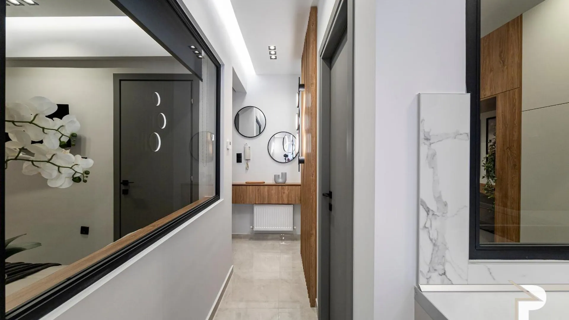 P Deluxe Suites 10 Saloniki 0*,