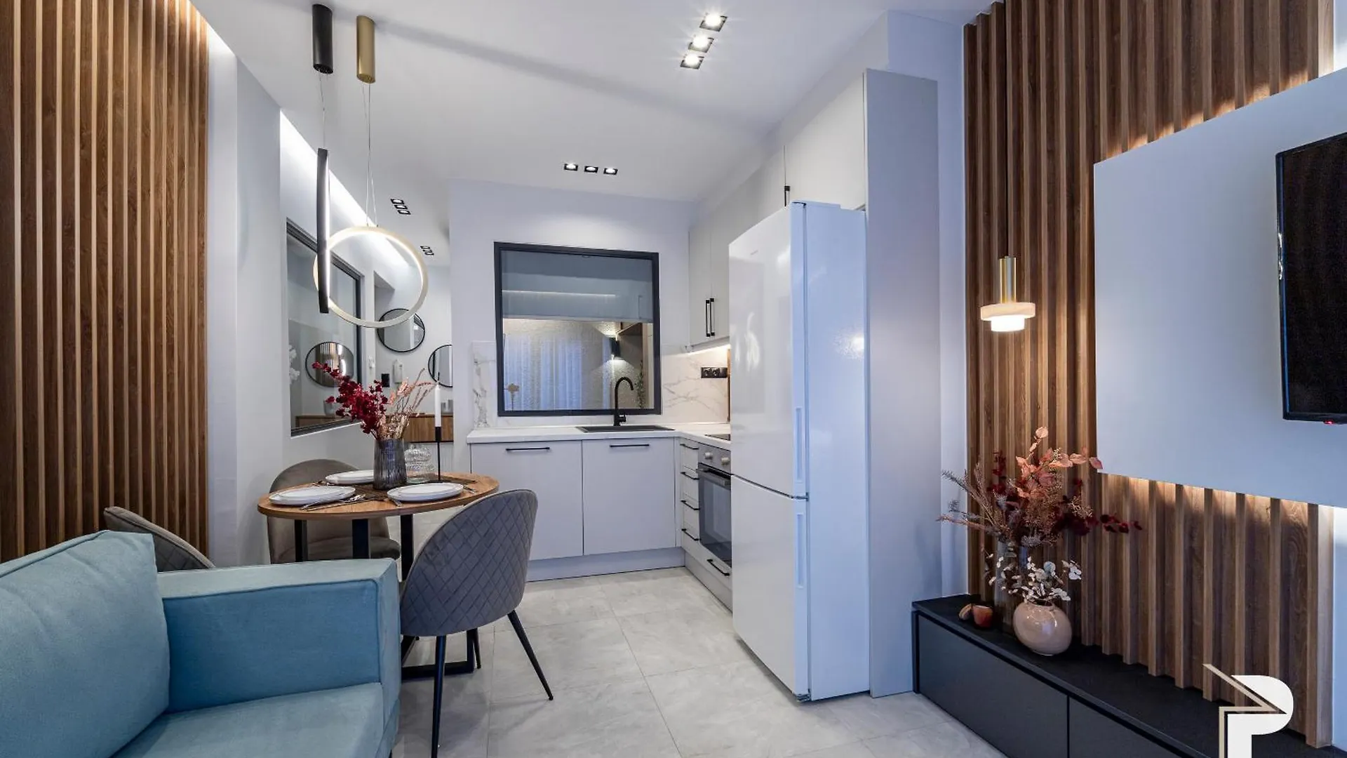 P Deluxe Suites 10 Thessaloniki Apartment
